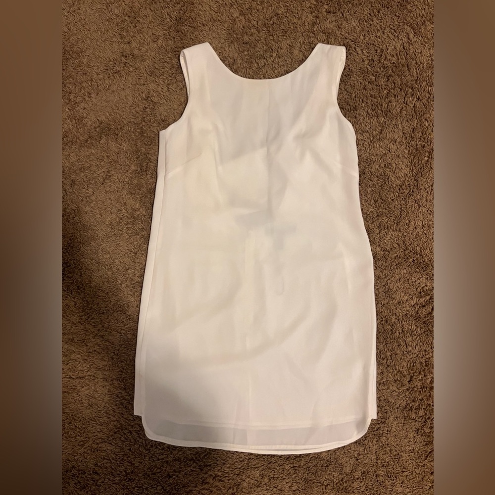 BCBG MAXAZRIA women’s dress with pretty back